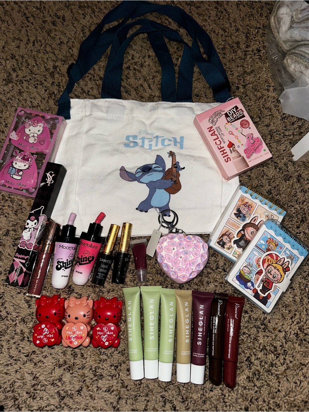 Mixed bundle in white tote bag with character